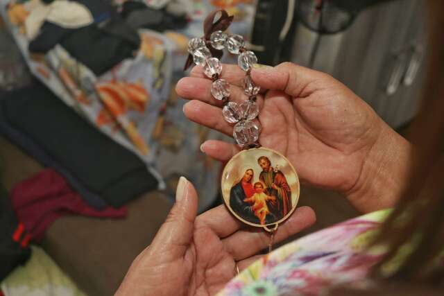 Ap&oacute;s 20 anos em porta de cadeia, ajudar filho a comprar droga deu paz &agrave; diarista