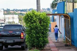 Sem fiscaliza&ccedil;&atilde;o, vale-tudo vai de fila tripla a &ldquo;folgado&rdquo; na parada de &ocirc;nibus