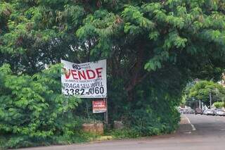 Local está à venda há seis meses (Foto Henrique Kawamimani/Campo Grande News)