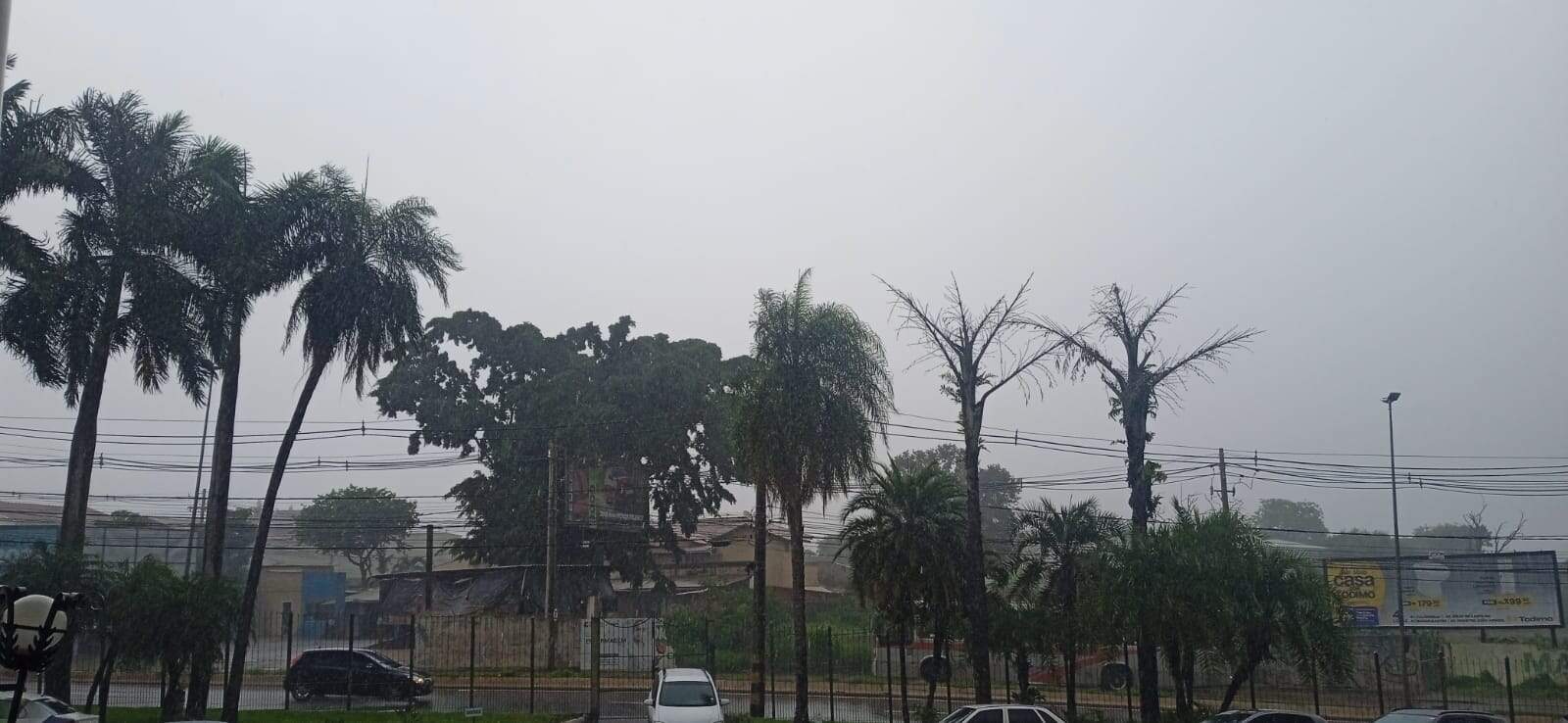 Chuva cai e deixa céu nublado em regiões da Capital e cidades do interior 