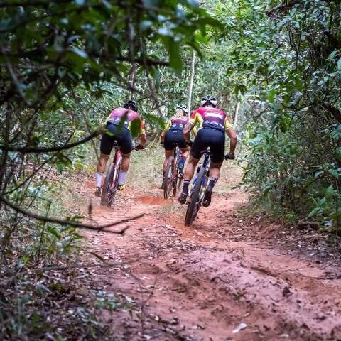 Natureza e competi&ccedil;&atilde;o: Parque das Na&ccedil;&otilde;es recebe maratona de Mountain Bike 