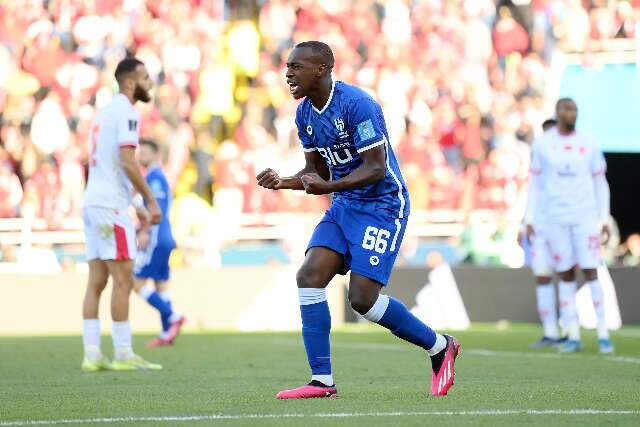 Nos p&ecirc;naltis, Al Hilal conquista vaga e ser&aacute; advers&aacute;rio do Flamengo 