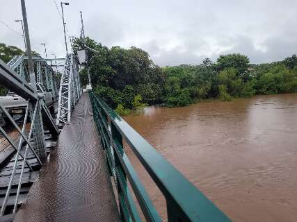 Nível do Rio Aquidauana reduz e Defesa Civil tranquiliza população 
