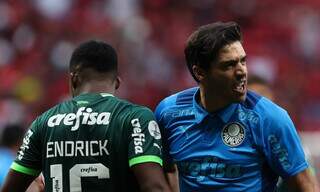 Craque Endrick e o técnico do Palmeiras, Abel Ferreira (Foto: Cesar Greco/Palmeiras)