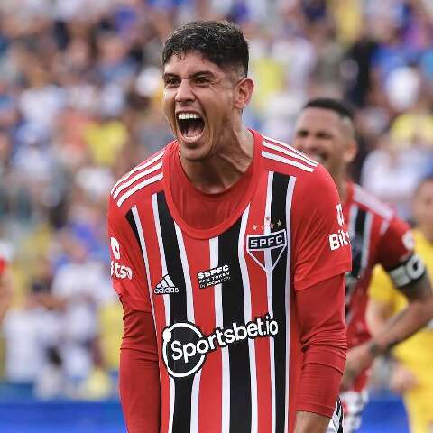 Alan Franco marca nos acr&eacute;scimos e S&atilde;o Paulo ganha do Santo Andr&eacute; pelo Paulist&atilde;o