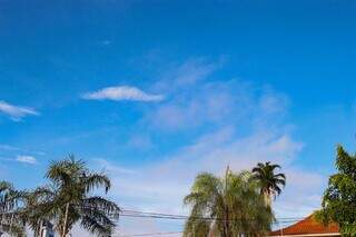 Campo Grande começou o dia com sol, mas pode chover de tarde. (Foto: Alex Machado)