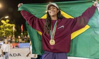 A jovem Rayssa Leal durante a vitória. (Foto: Julio Detefon/CBSK)