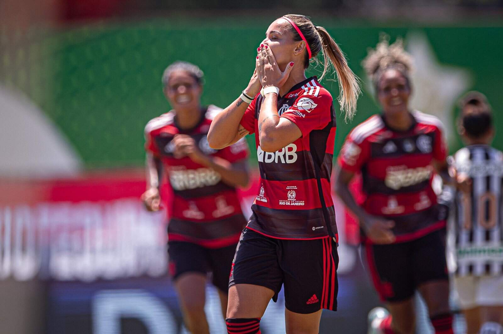 Corinthians goleia Flamengo e conquista bicampeonato da Supercopa feminina  - Superesportes