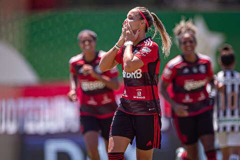 Flamengo goleia por 10 a 0 e Corinthians vence na Supercopa Feminina