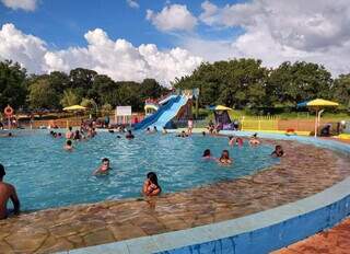 É um lugar para tomar sol, se refrescar e brincar com os filhos. (Foto: Assessoria)