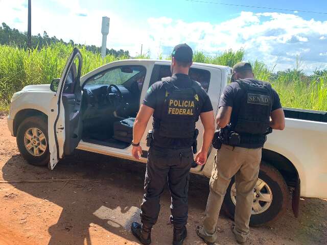 Viatura e pistola de delegado da PF s&atilde;o encontradas no Paraguai