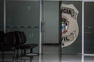 Ensanguentada e agonizando, mulher &eacute; encontrada com ferimentos de faca 