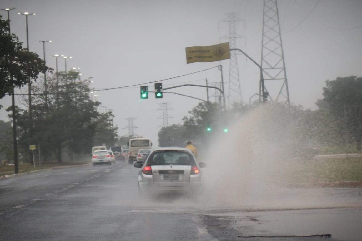 Chuva não dá trégua e 50 cidades de MS continuam sob alerta