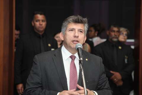 Deputado faz Assembleia gastar com pr&ecirc;mio a jovens crist&atilde;os 