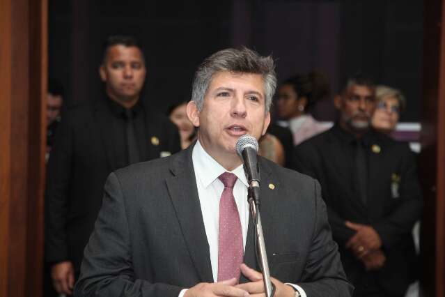 Deputado faz Assembleia gastar com prêmio a jovens cristãos 