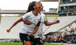 Diany comemora a vítória do Corinthians. (Foto: Rodrigo nFazzanel/Agência Corinthians)