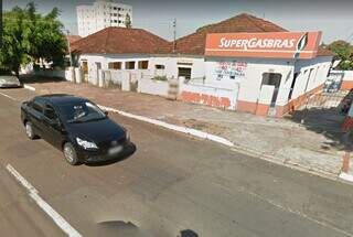 Imagem do Google Street View de 2011 mostra casas sendo usadas como espaço comercial. (Foto: Reprodução/Google)