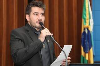 Rafael Tavares (PRTB) durante sessão da Assembleia Legislativa. (Foto: Wagner Guimarães/Assessoria)
