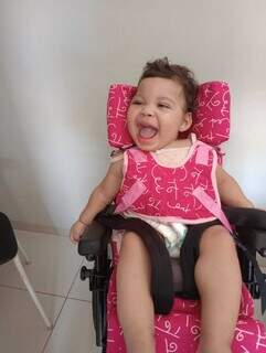 Elisa Quadros Jaques, de 1 ano, recebeu diagnóstico de paralisia cerebral quando nasceu. (Foto: Arquivo pessoal)
