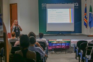 Apresentação na Conferência Livre da Saúde LGBT (Foto Marcos Maluf/Campo Grande News)