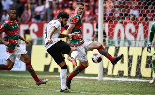 Corinthians e Portuguesa se enfrentaram neste domingo (12). (Foto: Reprodução/@Paulistao no Twitter)