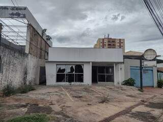 Rua 14 de Julho vive situa&ccedil;&atilde;o de abandono na Vila Santa Dorotheia