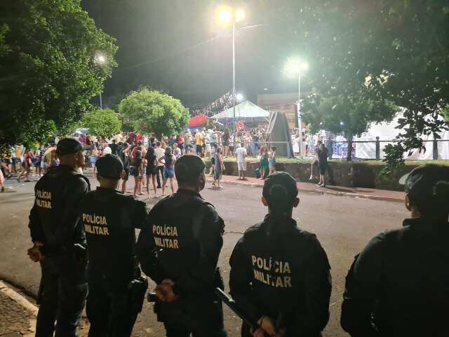 Em noite de Carnaval, 53 motoristas s&atilde;o notificados e 2 motos recolhidas 