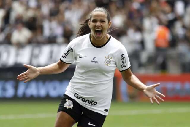 Corinthians goleia Flamengo e conquista bicampeonato da Supercopa