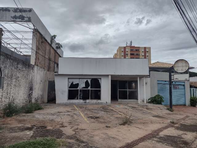 Rua 14 de Julho vive situa&ccedil;&atilde;o de abandono na Vila Santa Dorotheia
