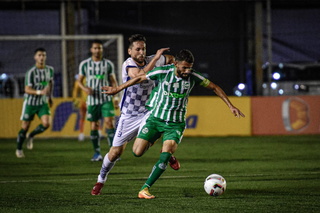 Jogadores do São José em partida contra o Juventude, nesta segunda-feira (13). (Foto: Gabriel Tadiotto/@ECJuventude no Twitter)