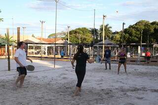 Arena Naldo Beach Tennis, no bairro Vila Rica, em Campo Grande (Foto: Kísie Ainoã)