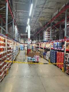 Após chuva, teto de supermercado desaba na Capital