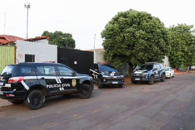 Em empresa alvo de opera&ccedil;&atilde;o, vizinhos s&oacute; veem &quot;entra e sai&quot; de carros de luxo