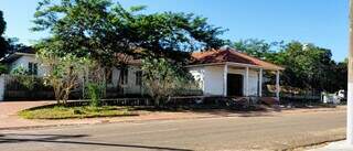 Fachada do hospital atualmente, no centro do município de Miranda. (Foto: Direto das Ruas)