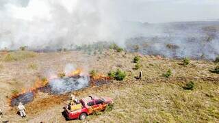 Corpo de Bombeiros contendo incêndio no Pantanal em 2022. (Foto: Divulgação/Corpo de Bombeiros)