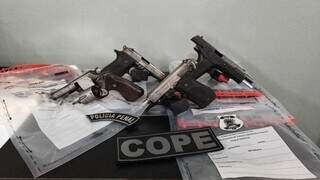 Armas apreendidas durante ação em presídio de Dourados, na tarde desta quarta-feira (Foto: Polícia Penal)