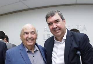 Deputado Londres Machado (PP) ao lado do governador Eduardo Riedel (PSDB) (Foto: Reprodução/Facebook)