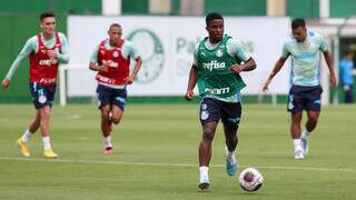 Atacante Endrick em treinamento no CT do Palmeiras (Foto: Cesar Greco/Palmeiras)