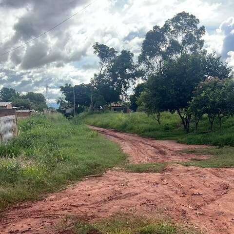 Moradores reclamam da falta de asfalto em ruas do Jardim Monte Alegre