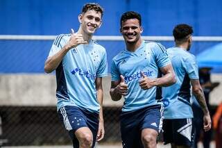 Stênio e Kaiki, do Cruzeiro, foram campeões sul-americanos sub-20 com a Seleção Brasileira (Foto: Gustavo Aleixo/Cruzeiro) 