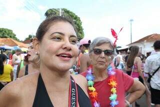 Aline de Oliveira aproveitou o Cordão da Valu acompanhada da família e amigos. (Foto: Kísie Ainoã)