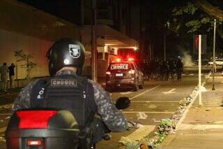 Batalhão de Choque da Polícia Militar foi acionado (Foto: Kísie Ainoã)