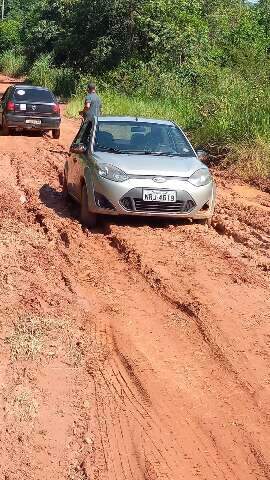 Prefeitura aguarda estiagem para acabar com atoleiro em Palmeiras 