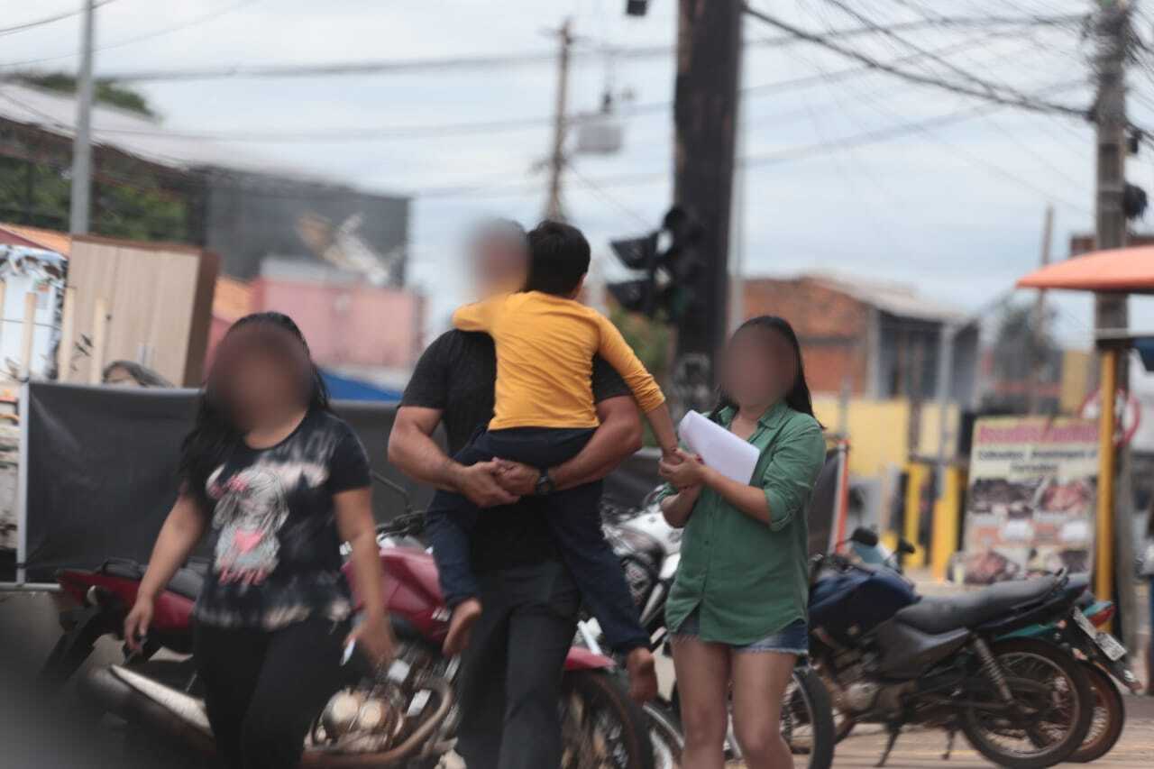 Após ser encontrado sozinho em avenida, menino de 6 anos já está com a  família - Capital - Campo Grande News