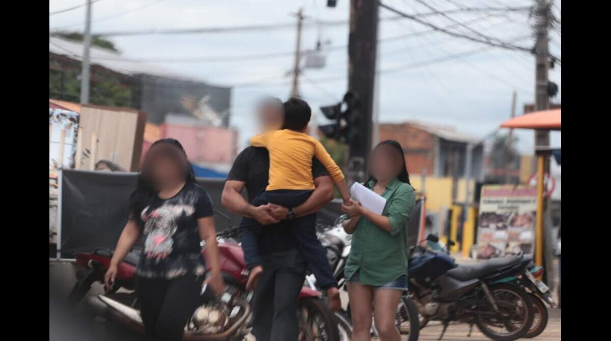 Após ser encontrado sozinho em avenida, menino de 6 anos já está com a  família - Capital - Campo Grande News