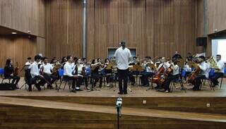 Orquestra da UFMS durante ensaio. (Foto: Divulgação)