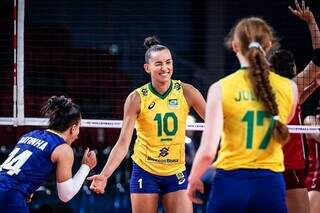 Gabi Guimarães, camisa 10, é uma das referências de Bruna (Foto: Instagram)