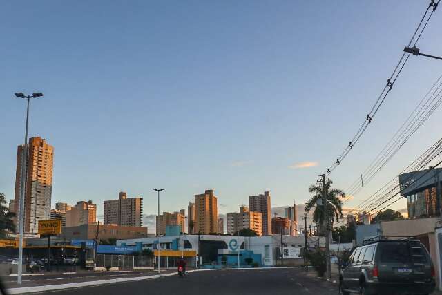 Quarta-feira de Cinzas tem sol, calor e chuva s&oacute; vem &agrave; tarde 