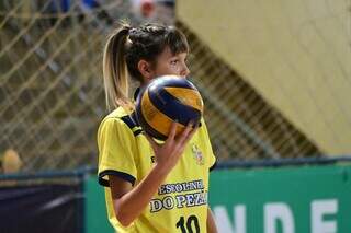 Bruna Bradnt é ponteira de vôlei e atualmente está no Fluminense (Foto: Acervo Pessoal)