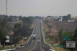 Prefeitura quer construir vias marginais à BR-262 para locais transitarem com mais segurança. (Foto: Marcos Maluf)
